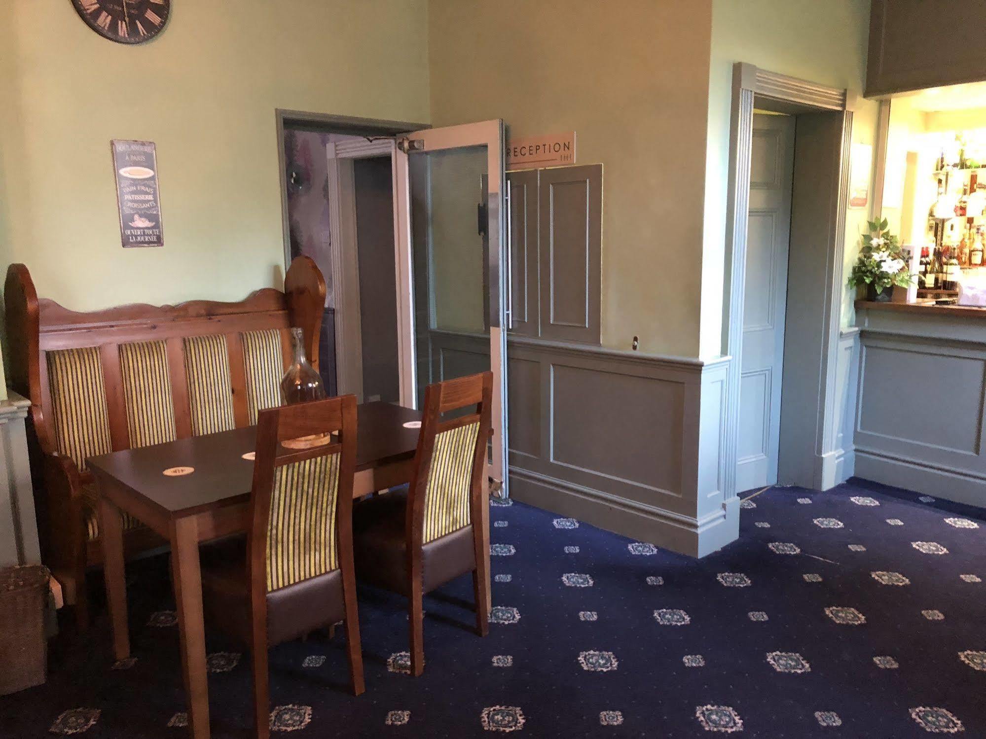 Hickman Hill Hotel Гейнсбъро Екстериор снимка